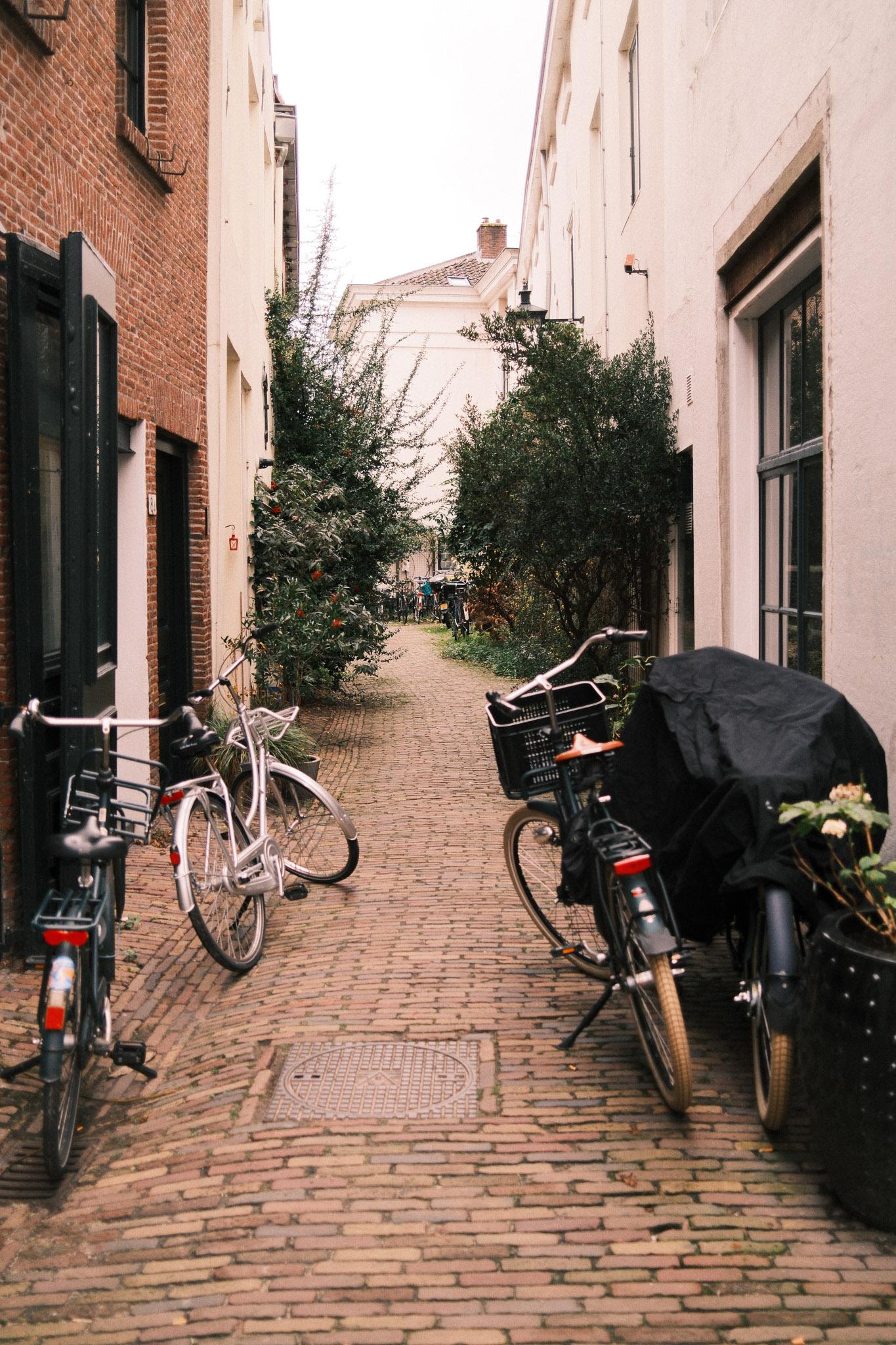 allley way somewhere in Utrecht